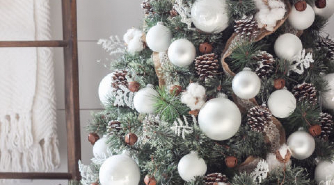 Decorarea brăduțului de Crăciun