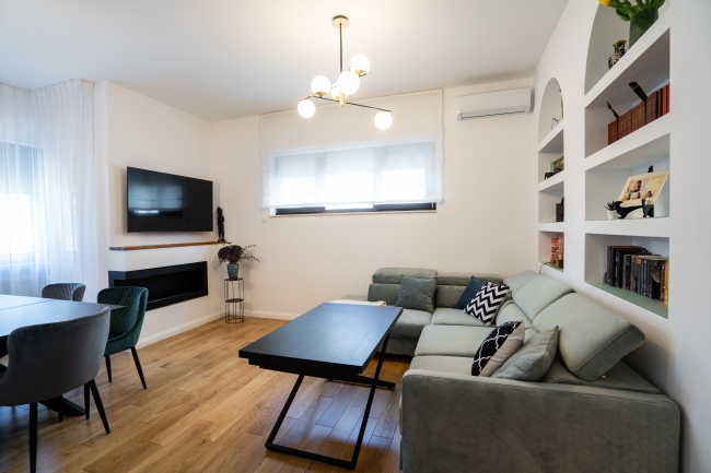 Apartament in bloc interbelic