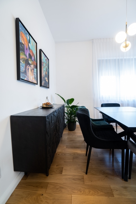Apartament in bloc interbelic