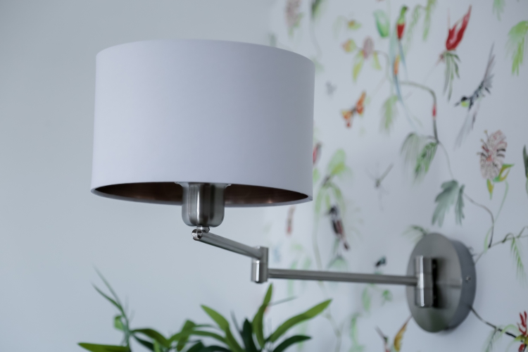 Apartament cu tapet floral