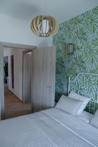 Apartament cu tapet floral
