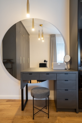 Apartament in bloc interbelic